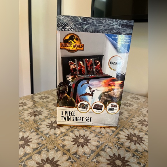 Jurassic World Kids Twin Sheet Set,New - Picture 2 of 10